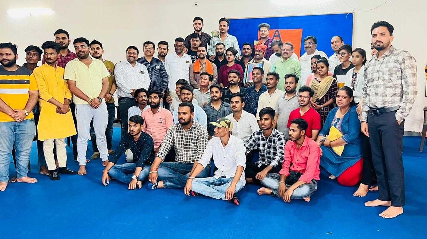अभाविप के संगठन मंत्री को दी विदाई