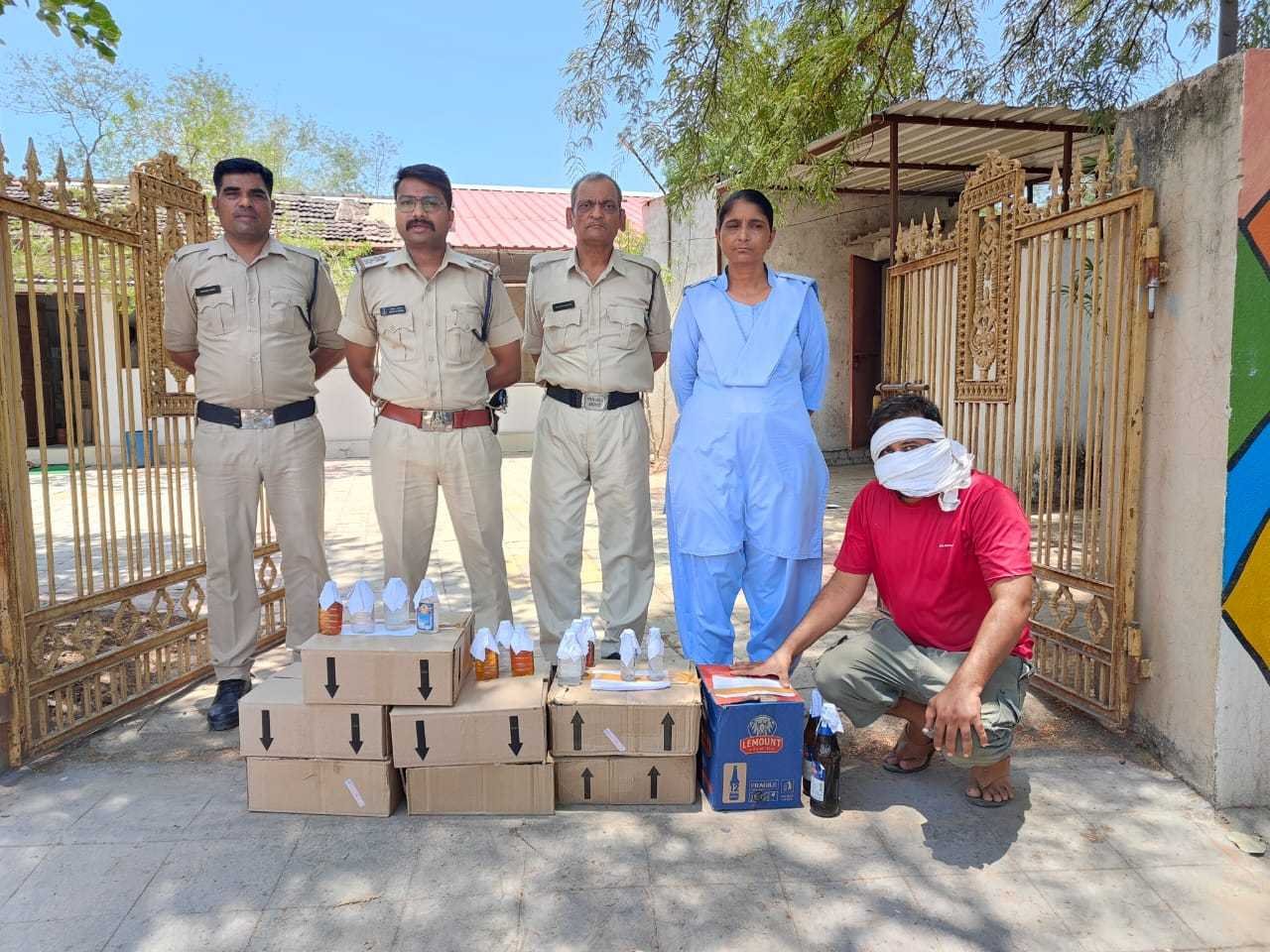 निमगुल में मकान में दबिश देकर 71.8 बल्क लीटर मदिरा की जप्त, आरोपी गिरफ्तार