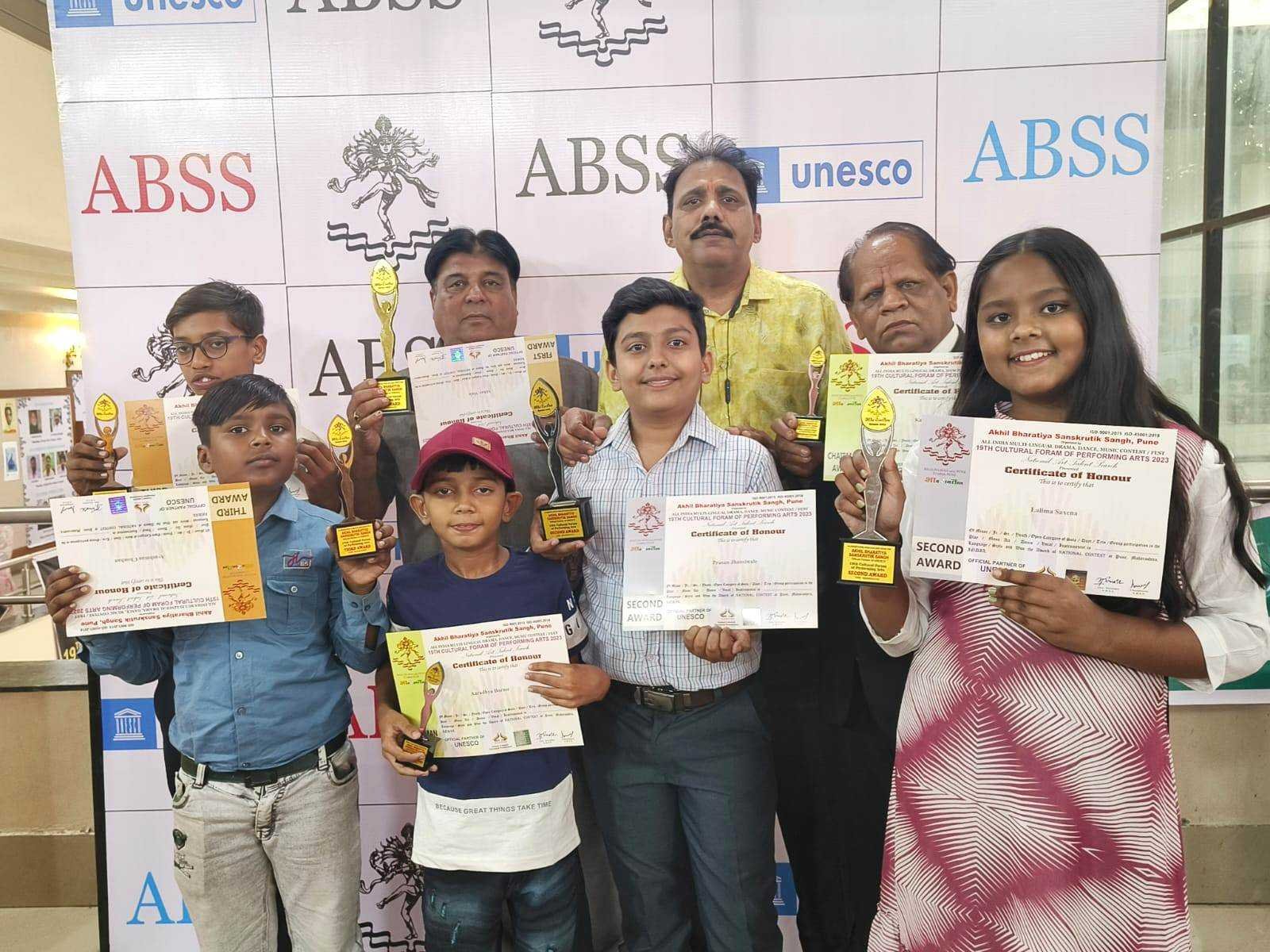 ऑल इंडिया संगीत, नृत्य और ड्रामा प्रतियोगिता में देवास के छात्रों ने हांसिल की कई उपलब्धि, दिसंबर में जायेंगे थाईलैंड