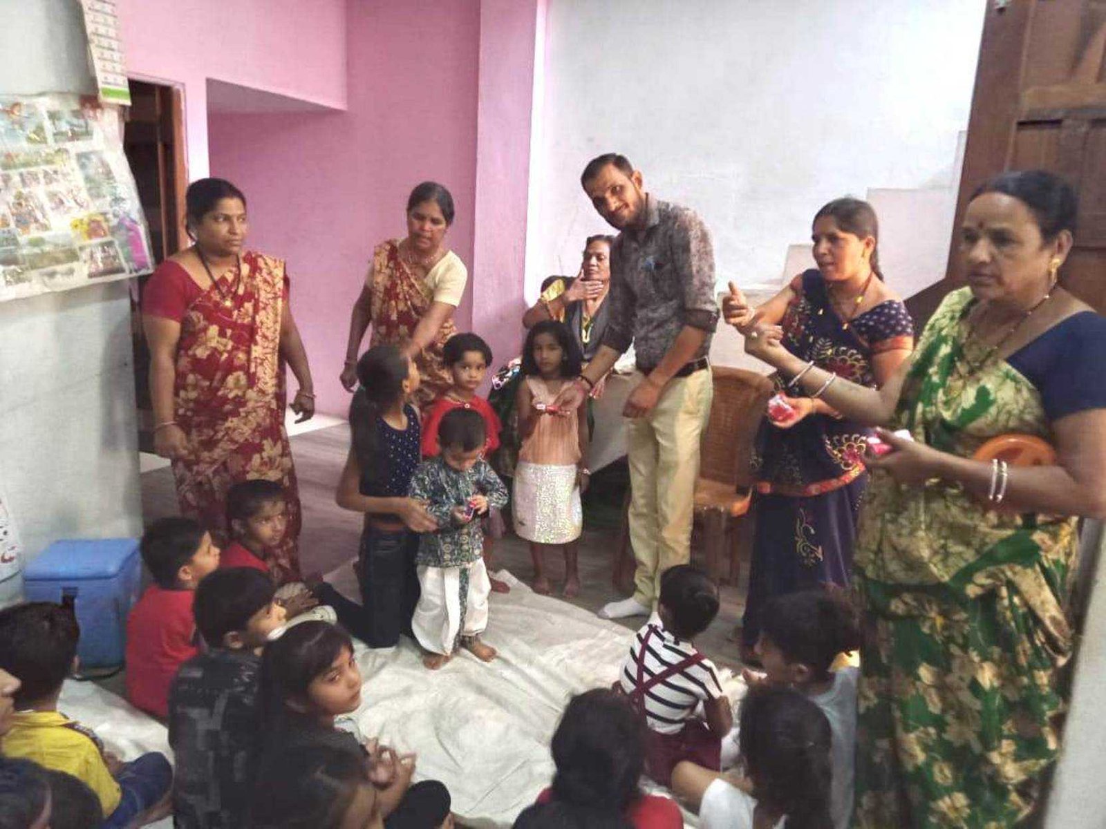 स्वस्थ बालक-बालिकाओं प्रतियोगिता में हुआ बच्चों का वजन, किया पुरूस्कृत