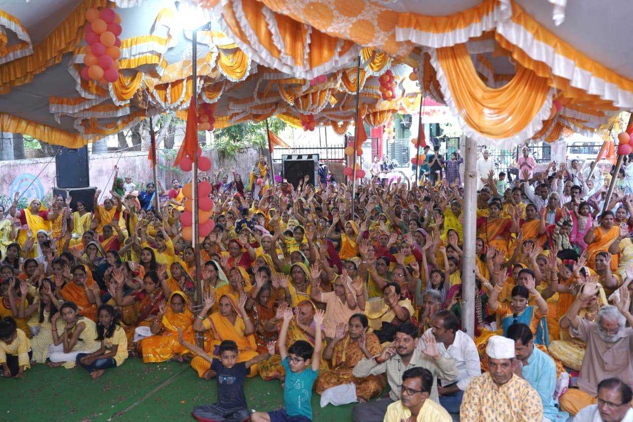 हिमालय की तरह विशाल दृढ़ता और  इंदु अर्थात चंद्रमा तरह उज्जवलता है वो हिंदू है