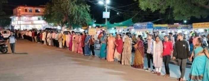 साक्षी हत्याकांड को लेकर विश्व हिंदू परिषद ने  आक्रोश सभा कर बनाई मानव श्रृंखला