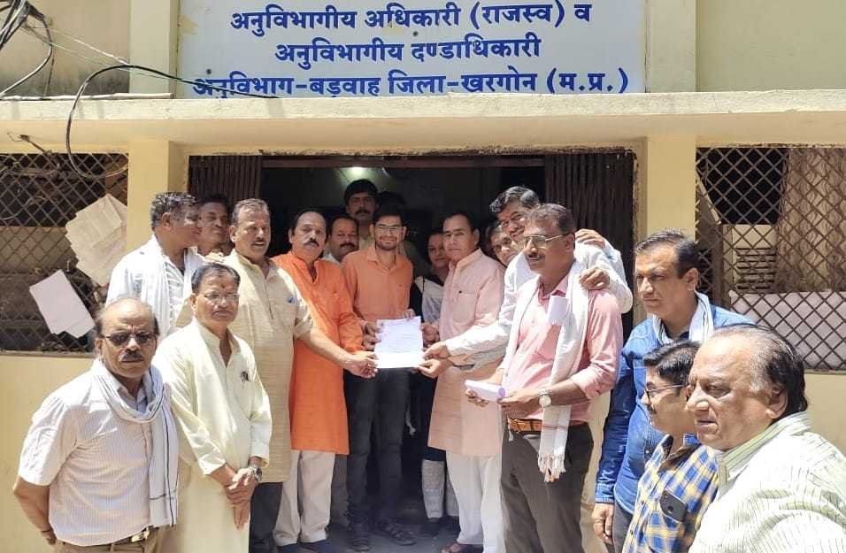 आर्थिक रूप से कमजोर ब्राह्मण विद्यार्थियों को छात्रवृत्ति करे प्रदान
