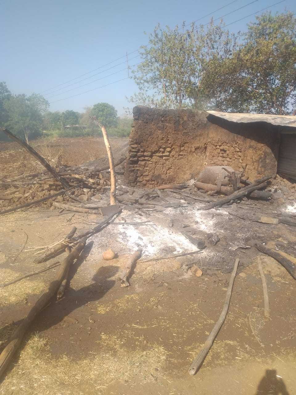 लाल खेड़ी में आग ने बरपाया कहर