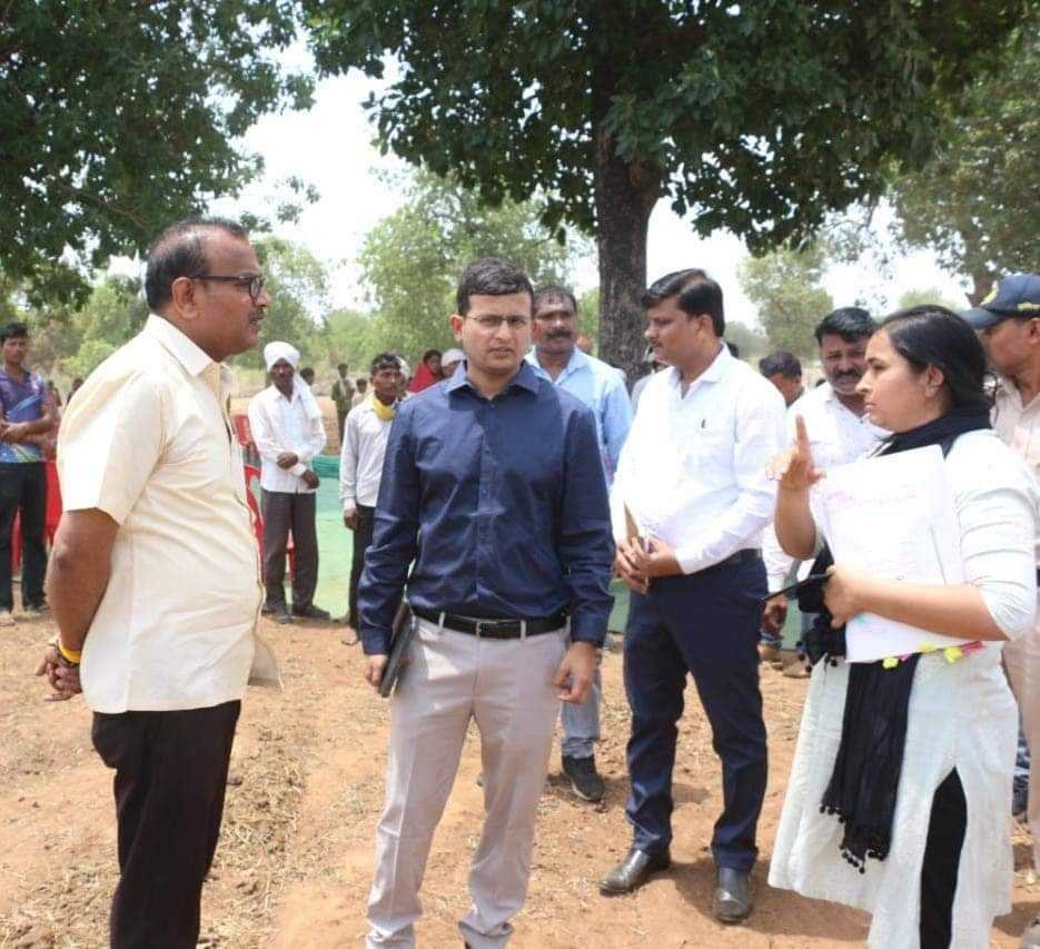 कोई भी विस्थापित ग्रामीण मूलभूत सुविधाओं से वंचित न रहे