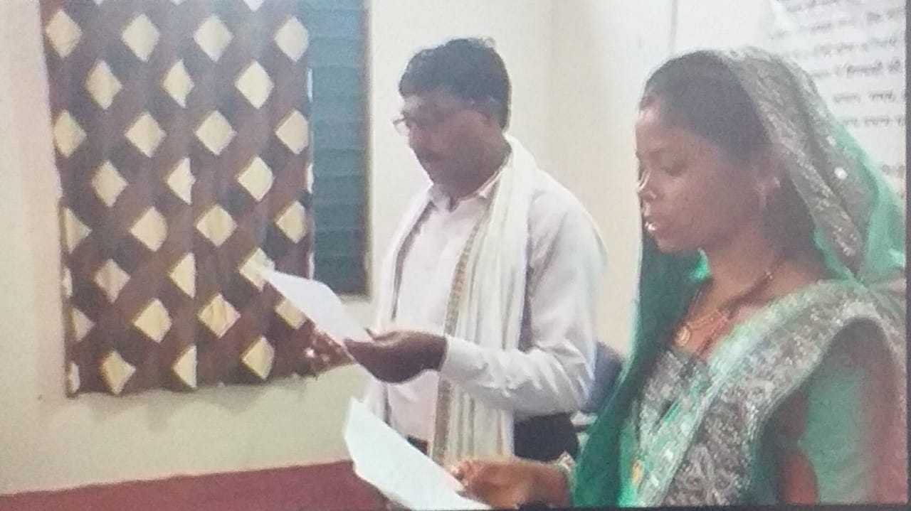 नवनिर्वाचित सरपंच ने पद की शपथ के साथ ही भूमि पूजन कर कार्य आरंभ किया