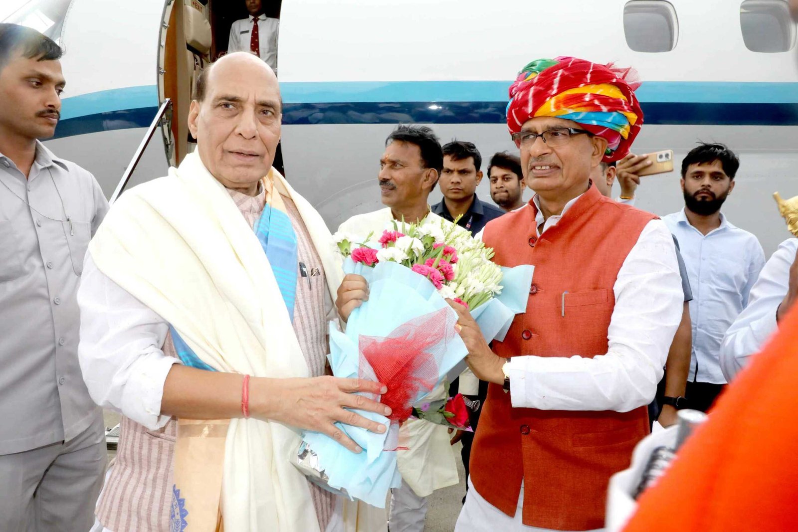 केन्द्रीय रक्षा मंत्री को विदाई