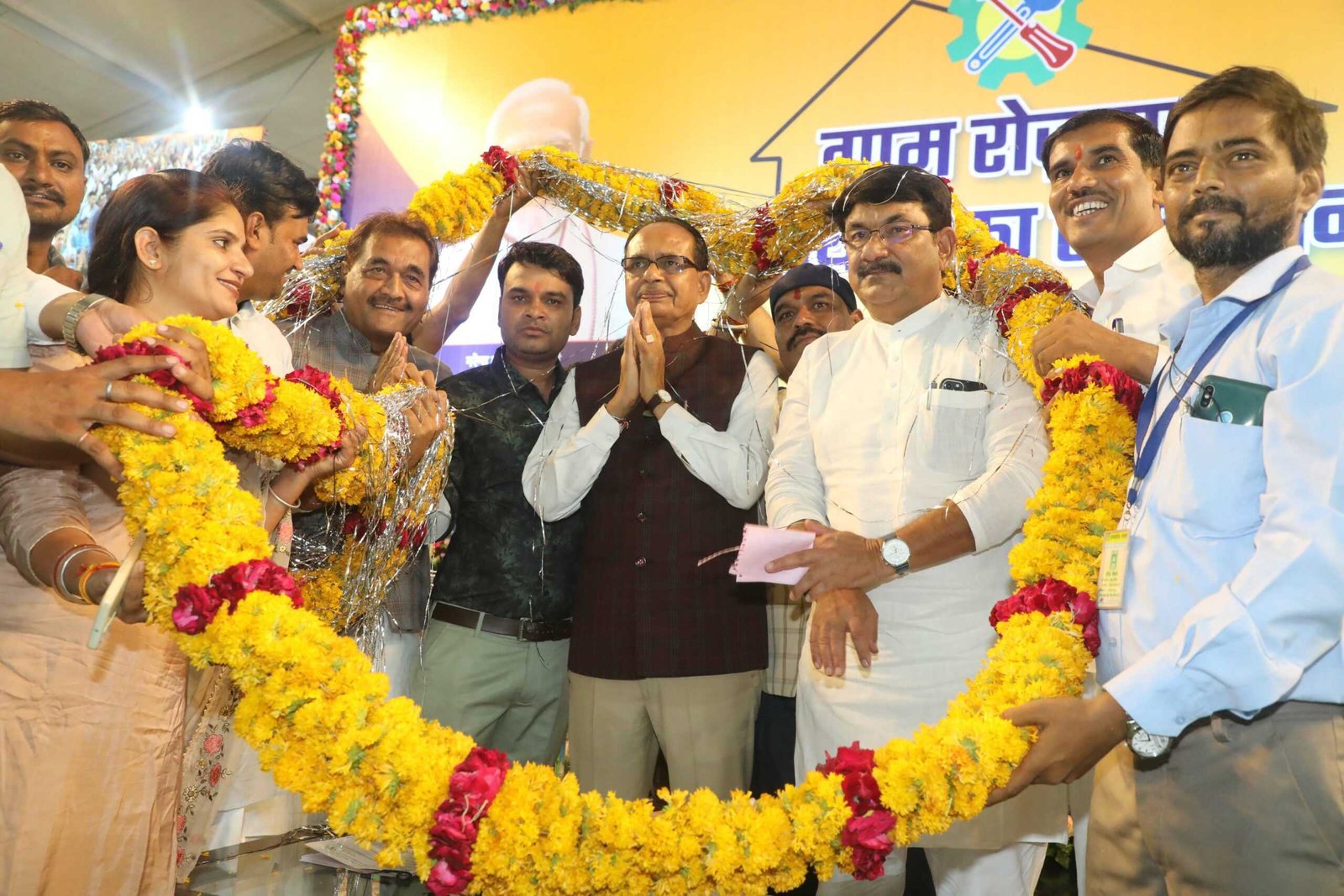 रोजगार सहायकों के जीवन से अनिश्चिंतताएँ खत्म होंगी : मुख्यमंत्री श्री चौहान