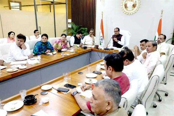मुख्यमंत्री लाड़ली बहना योजना की राशि अंतरण के कार्यक्रम जन-उत्सव बनें