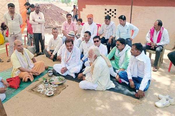 सड़कें विकास का प्रतीक