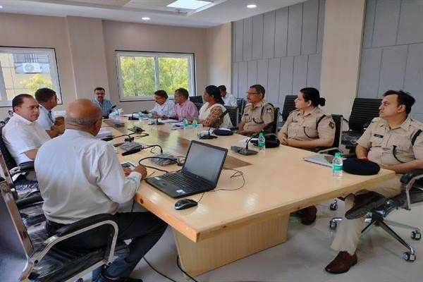 मुख्य निर्वाचन पदाधिकारी मध्यप्रदेश ने आगामी विधानसभा निर्वाचन में सुरक्षा एवं कानून व्यवस्था को लेकर की बैठक