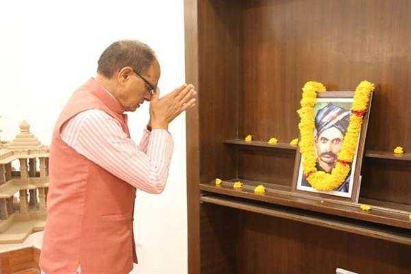 मुख्यमंत्री श्री चौहान ने  माधवराव सप्रे की जयंती पर किया नमन