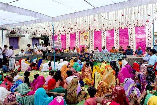 वीरांगना रानी दुर्गावती गौरव यात्रा का कटनी के ग्राम बसाड़ी एवं बरही में जनजाति परंपरा से ग्रामीणों ने किया भव्य स्वागत