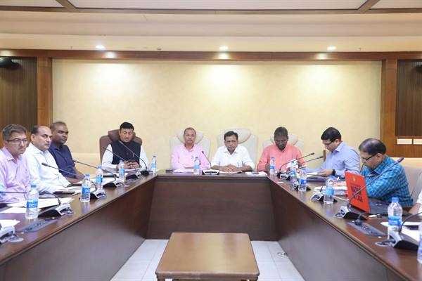 एससी-एसटी वर्गों के आर्थिक विकास के लिये सरकार प्रतिबद्ध, बजट की कोई कमी नहीं