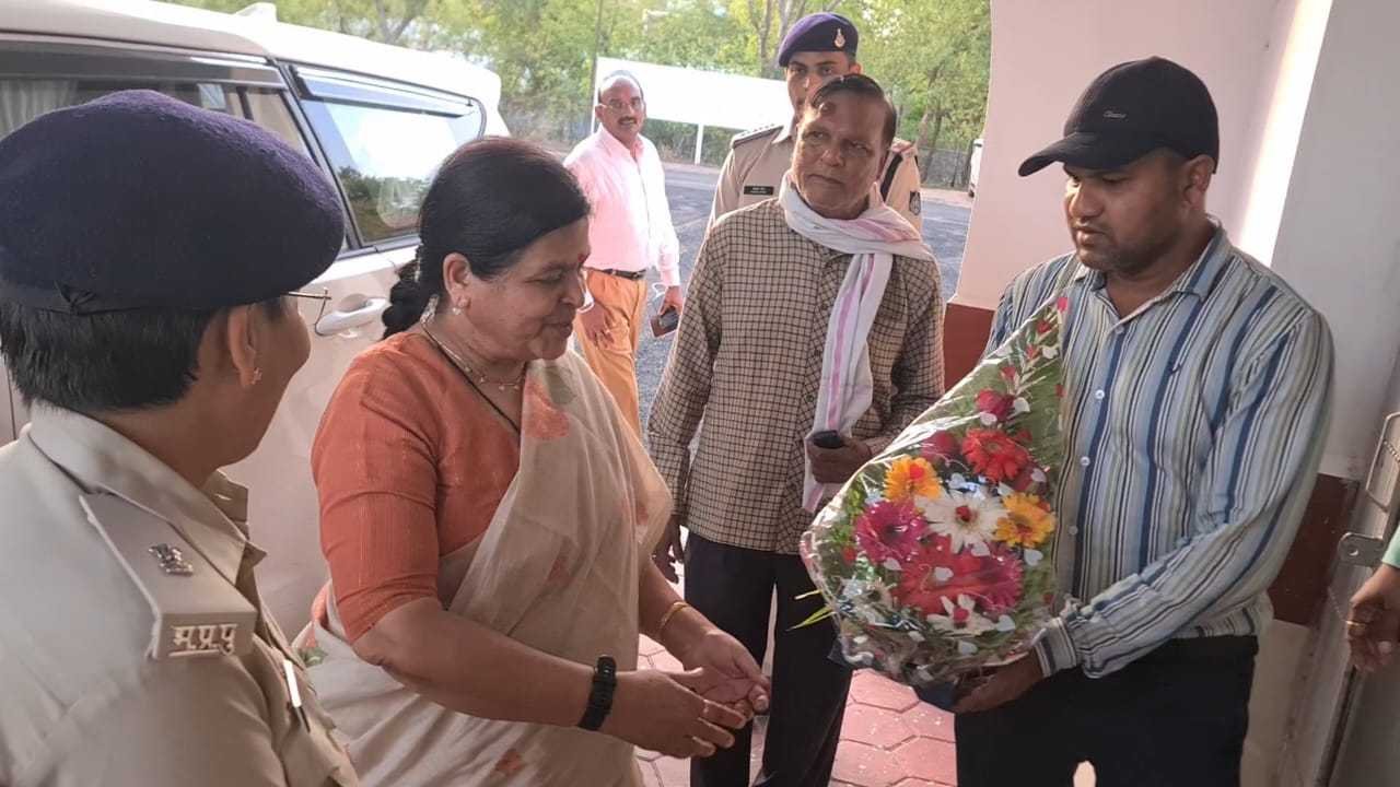बीजेपी में नेतृत्व परिवर्तन के सवाल पर मंत्री उषा ठाकुर बोली