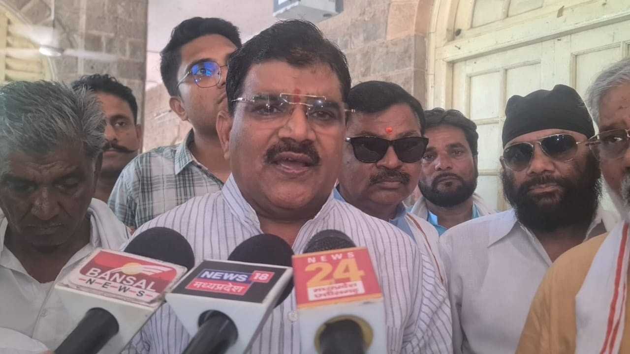 सांसद ज्ञानेश्वर पाटिल ने कांग्रेस पर साधा निशाना
