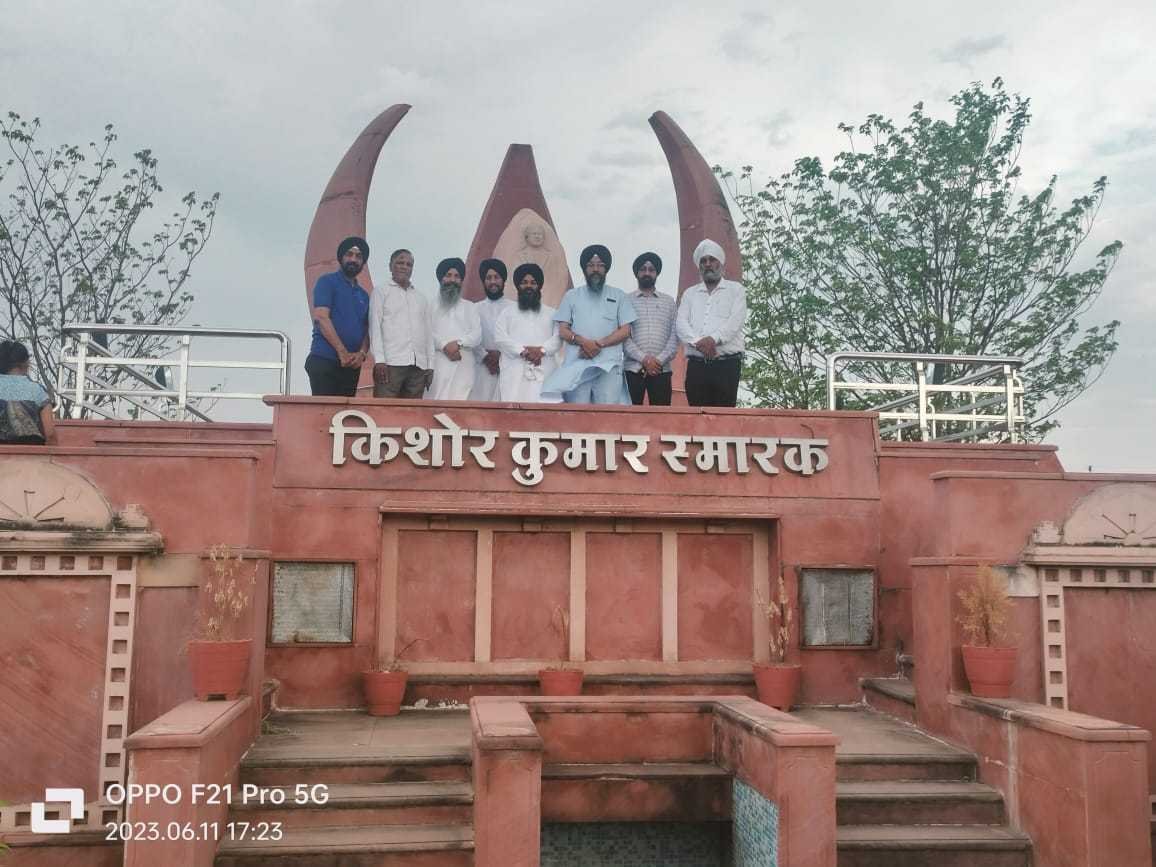 समाधि और स्मारक की तरह किशोर दा के पुश्तैनी मकान को सरकार बनाए संगीत का मंदिर