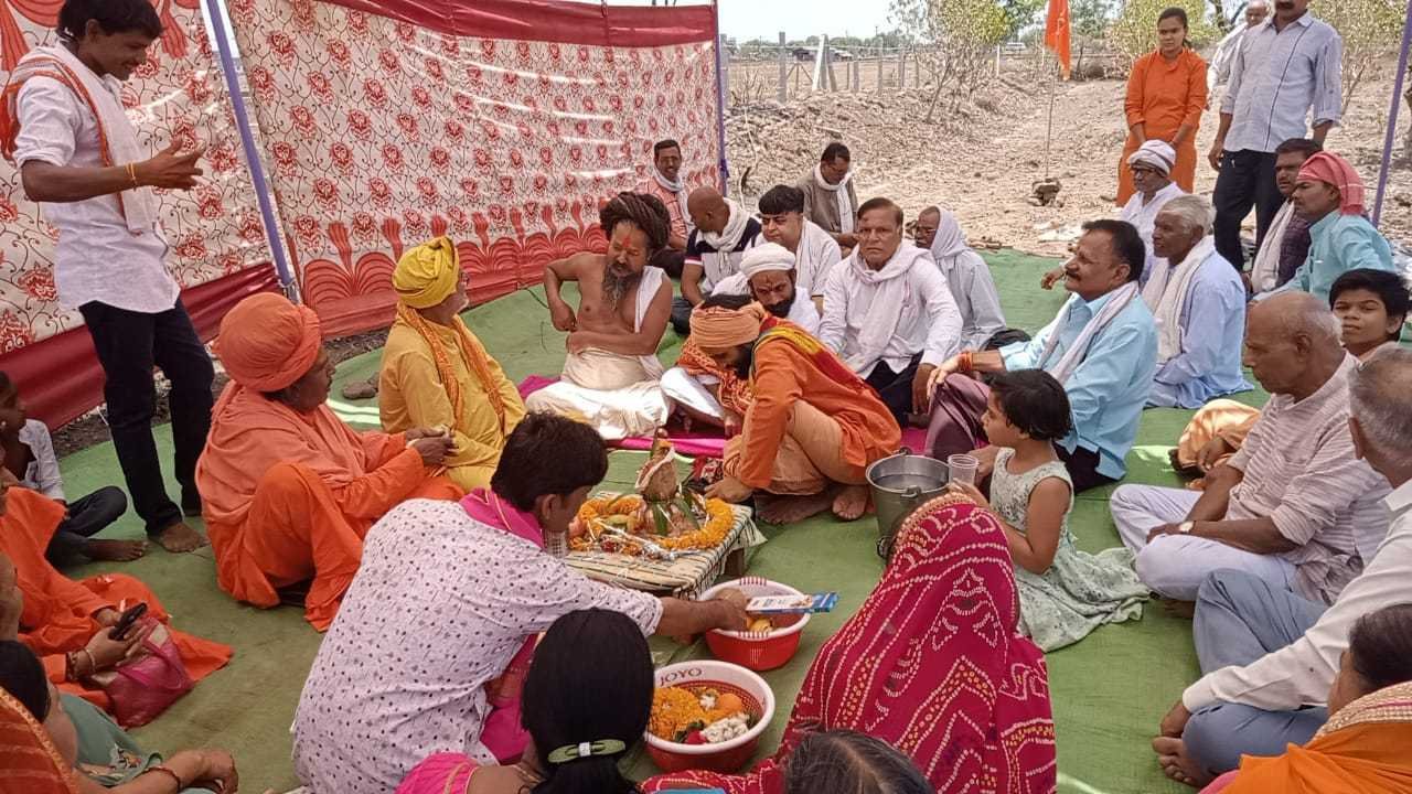 भगवान का प्राकट्य वहीं होता है जहां गौ-माता और संत सेवा होती है