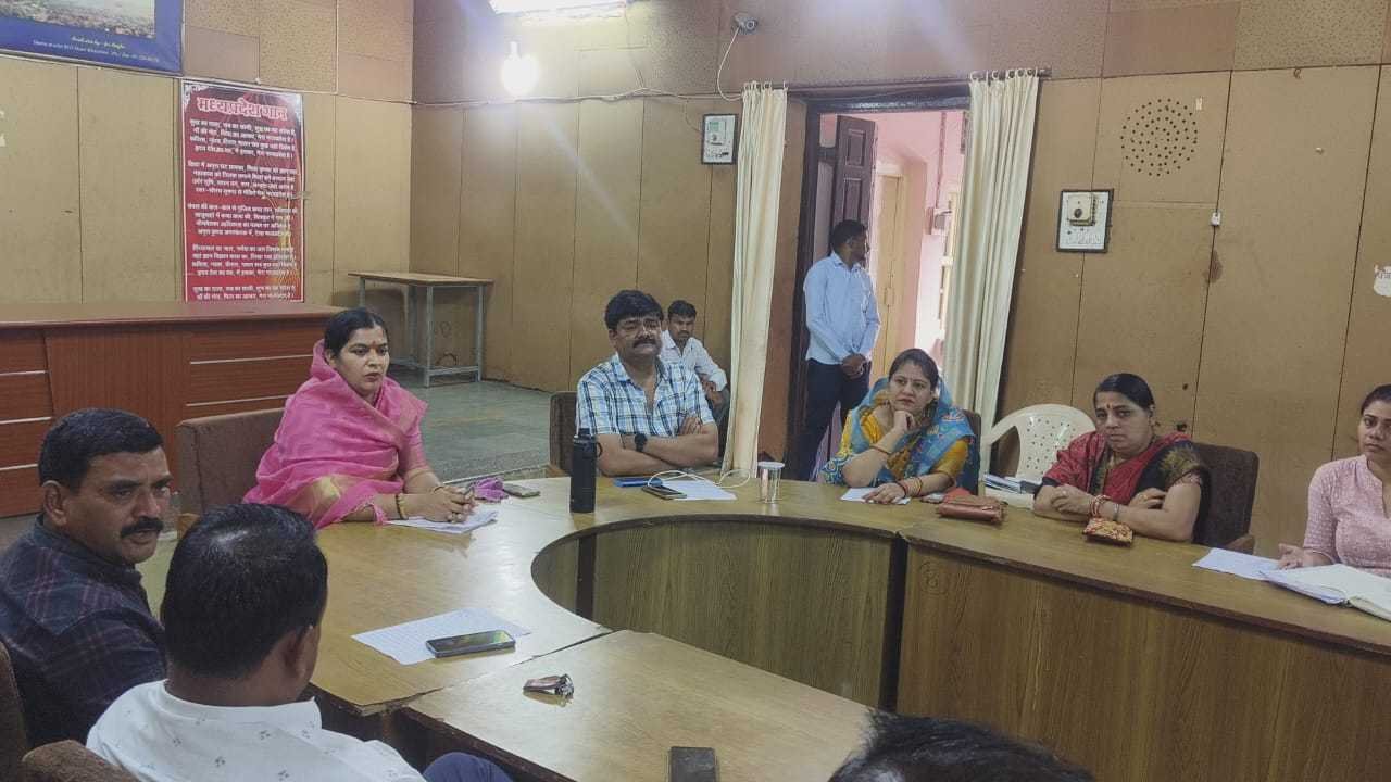 शहर में जल प्रदाय एवं गुरु पूर्णिमा पर जल की पर्याप्त व्यवस्था के लिए जल विभाग समिति की बैठक संपन्न