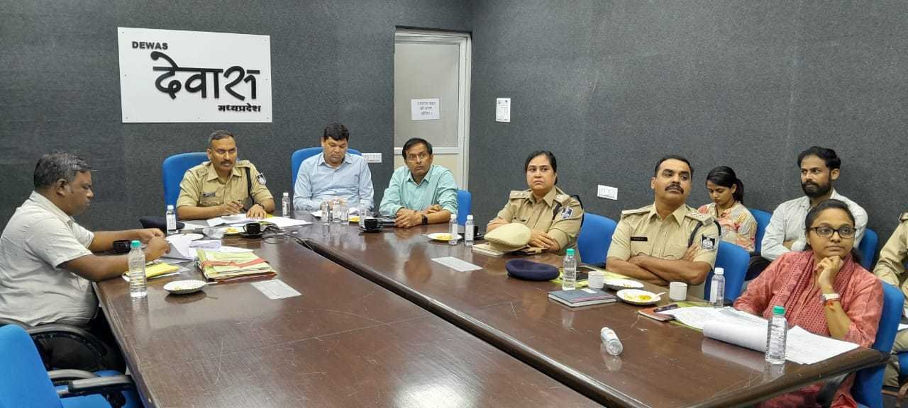 संभागायुक्‍त श्री यादव ने बाढ आपदा नियंत्रण की तैयारियों के संबंध में दिये निर्देश
