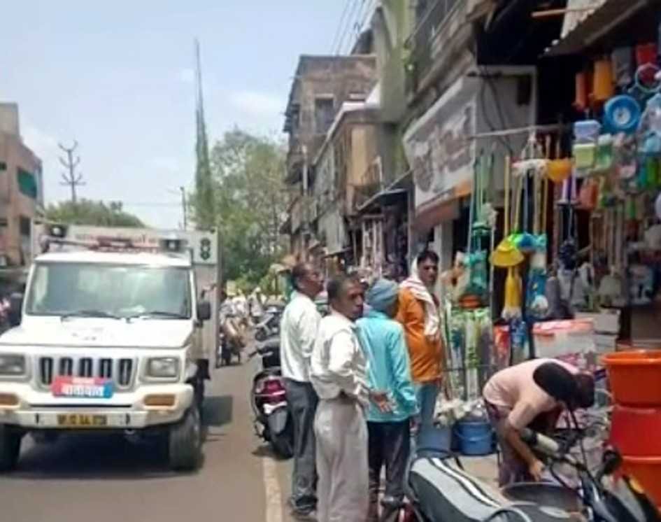 महापौर के निर्देश के बाद अतिक्रमण दस्ता उतरा सड़कों पर