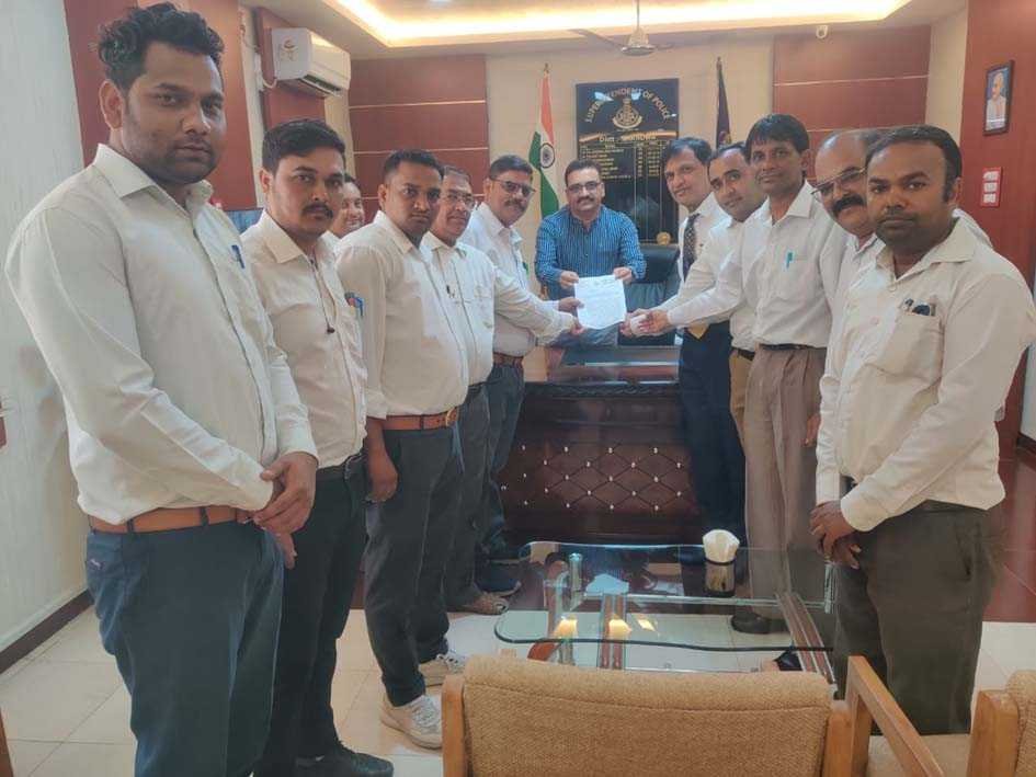 योजना के नाम पर भ्रम फैलाने वालों पर हो कार्यवाही