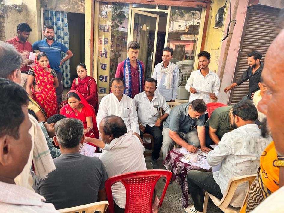 ओंकारेश्वर में 200 से अधिक महिलाओं ने भरे नारी सम्मान योजना के फार्म