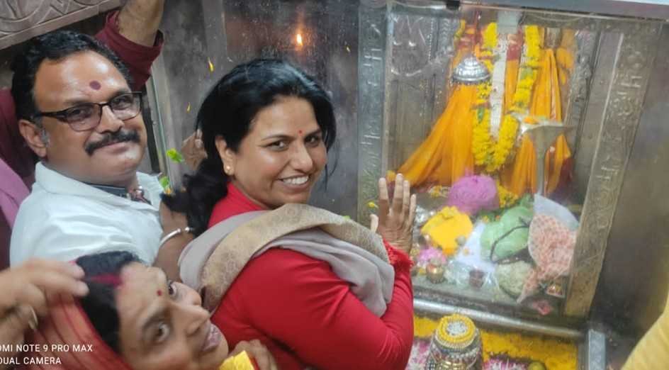 कथाकार डा. नीना शर्मा ने किए ज्योतिर्लिंग के दर्शन