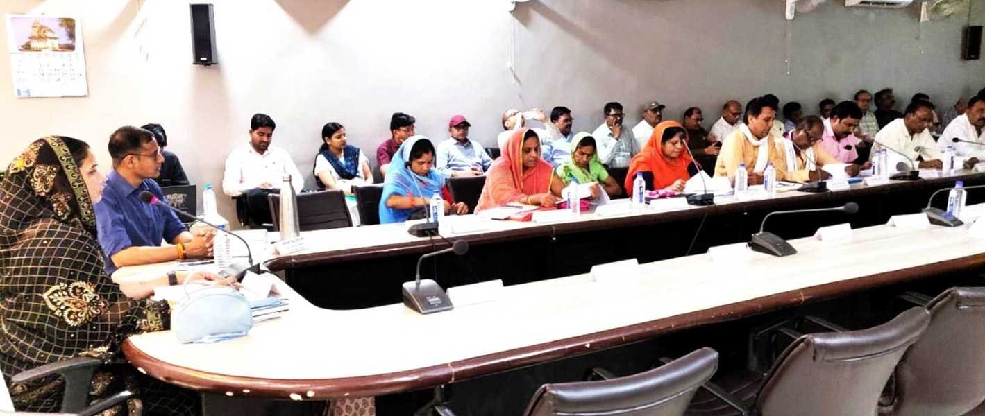 जिला पंचायत की साधारण सभा में योजनाओं पर हुई समीक्षा