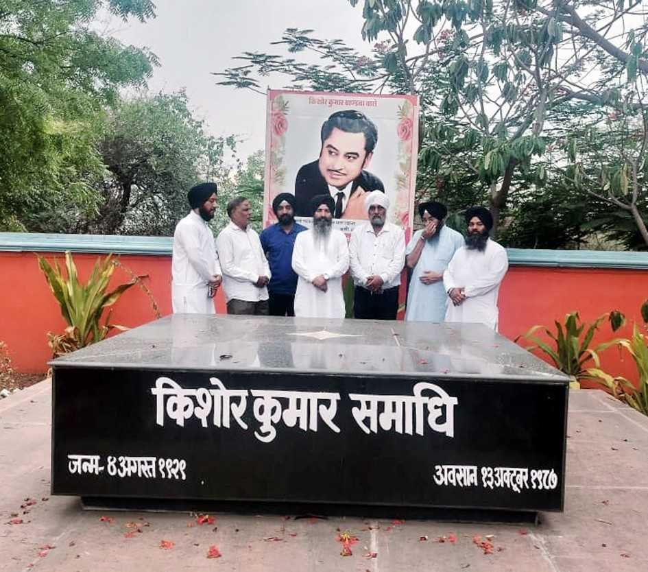 अमृतसर से हजूरी रागी जत्था पहुंचा किशोर समाधि