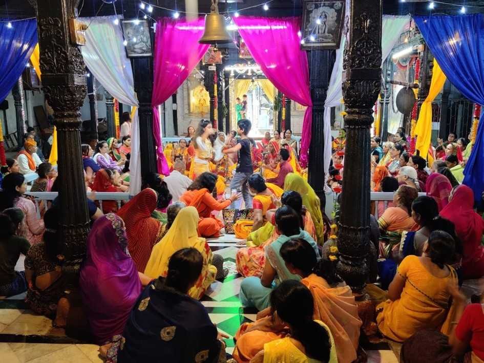 नाम सप्ताह उत्सव : भजनों पर भावविभोर होकर झूमी महिलाएं