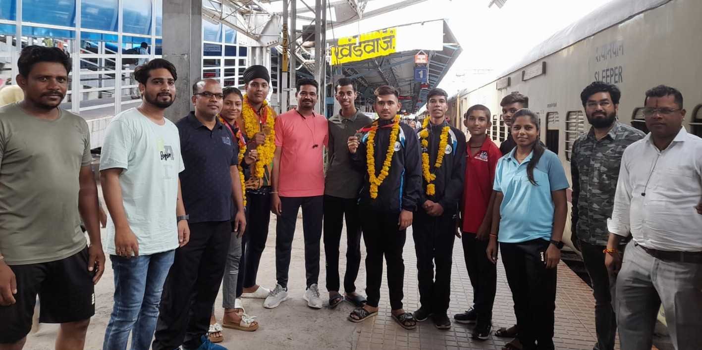 ताइक्वांडों में जीते स्वर्ण व रजत