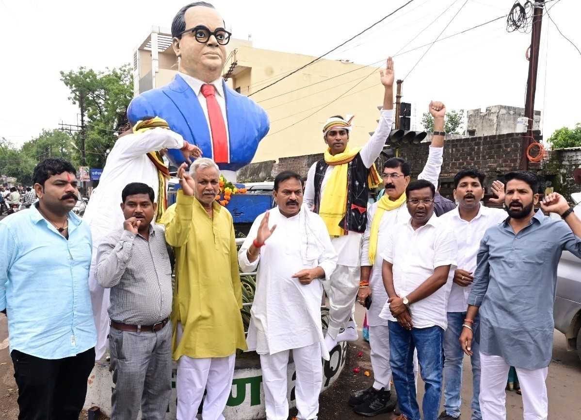 आदिवासी स्वाभिमान यात्रा का नगर आगमन पर हुआ स्वागत