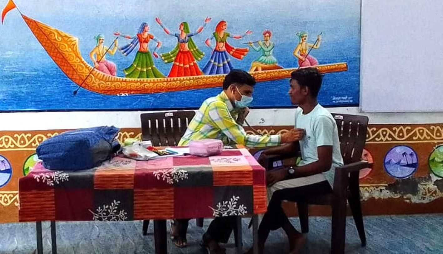 छात्रावासी बच्चों का किया स्वास्थ्य परीक्षण