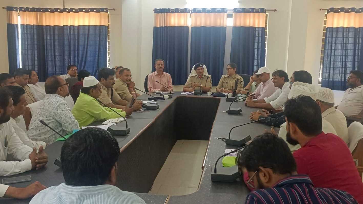 मुहर्रम को लेकर पुलिस कंट्रोल रूम में हुई बैठक
