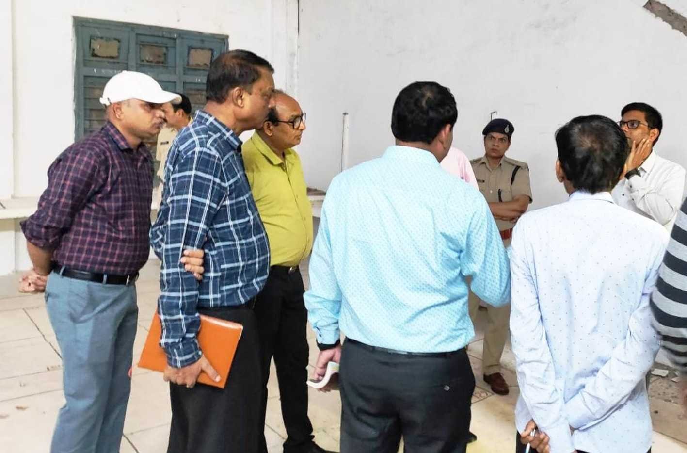 कलेक्टर ने निर्वाचन संबंधी व्यवस्थाओं का लिया जायजा  