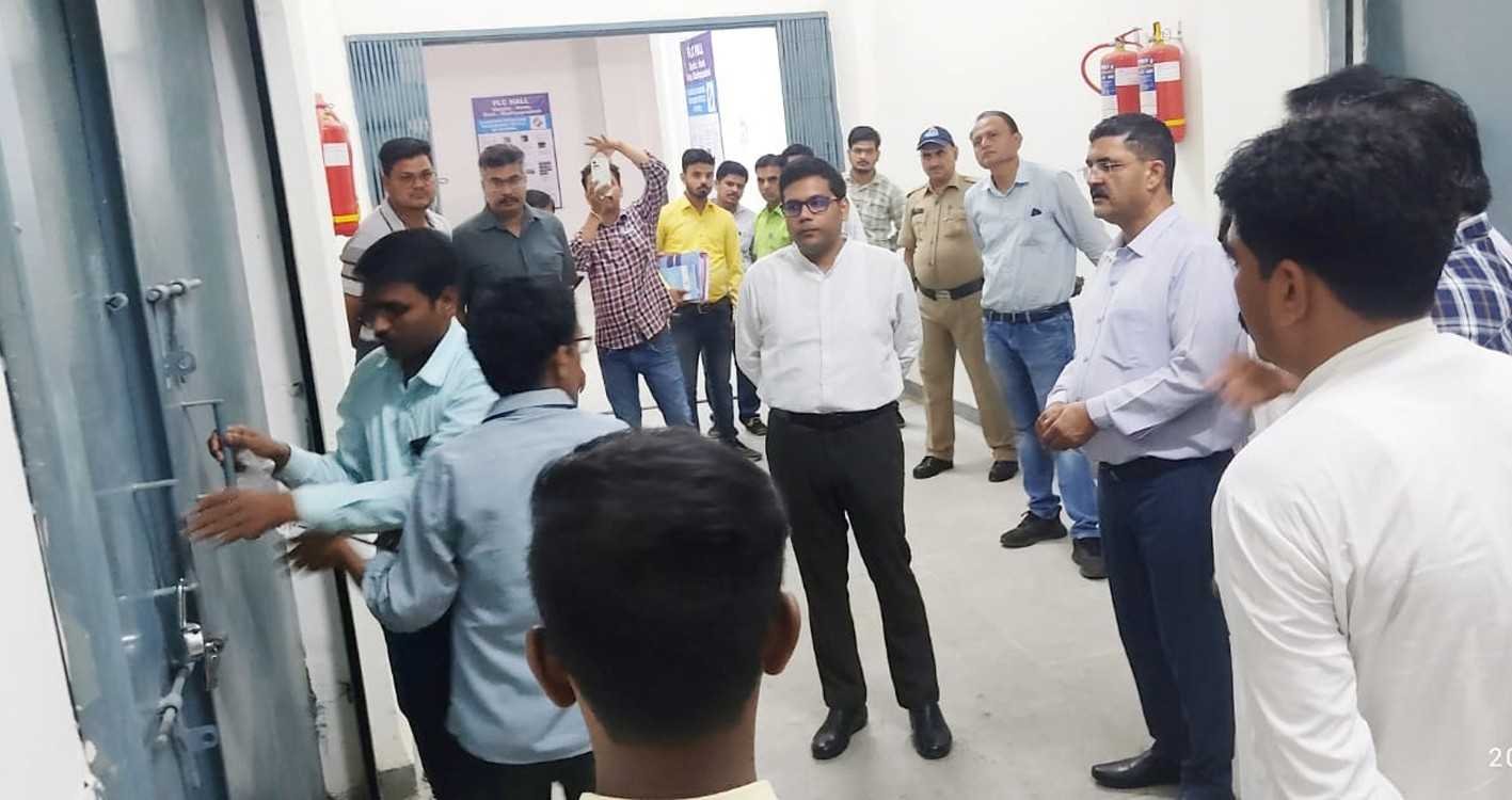 राजनैतिक दलों के प्रतिनिधियों की बैठक संपन्न