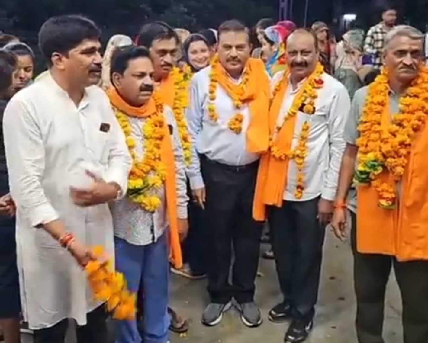 पूर्व विधायक ने अमरनाथ यात्रियों का किया सम्मान