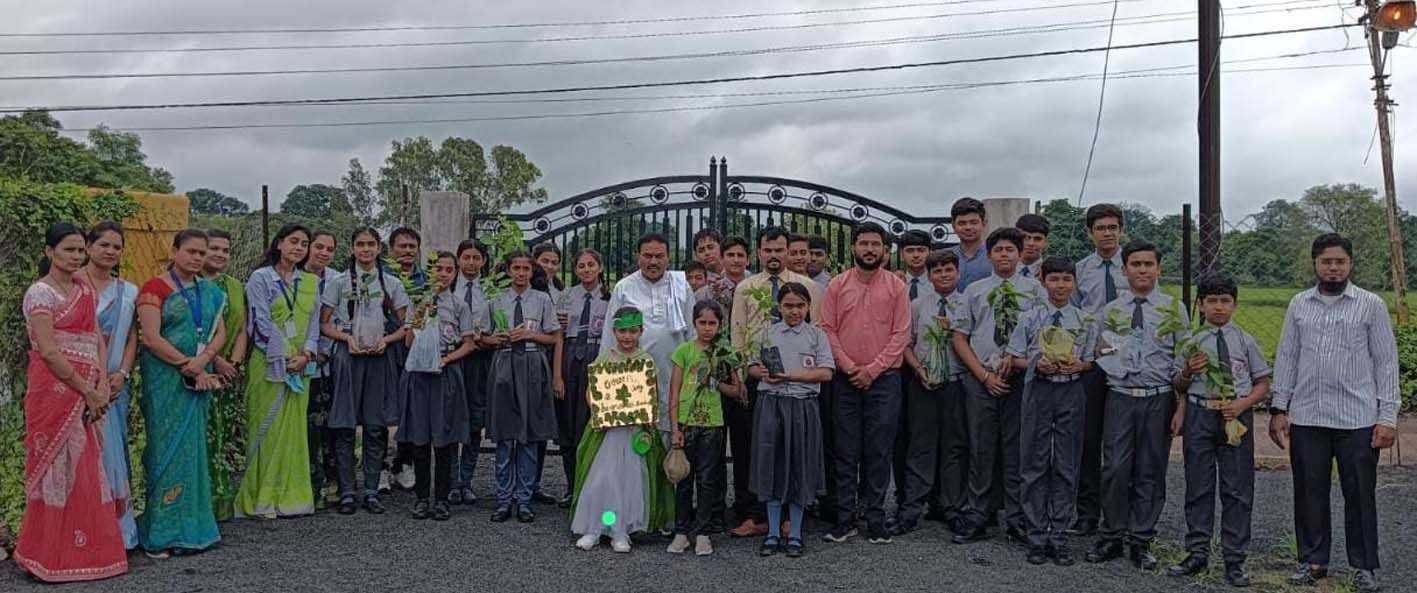 पर्यावरण दिवस पर किया पौधरोपण  