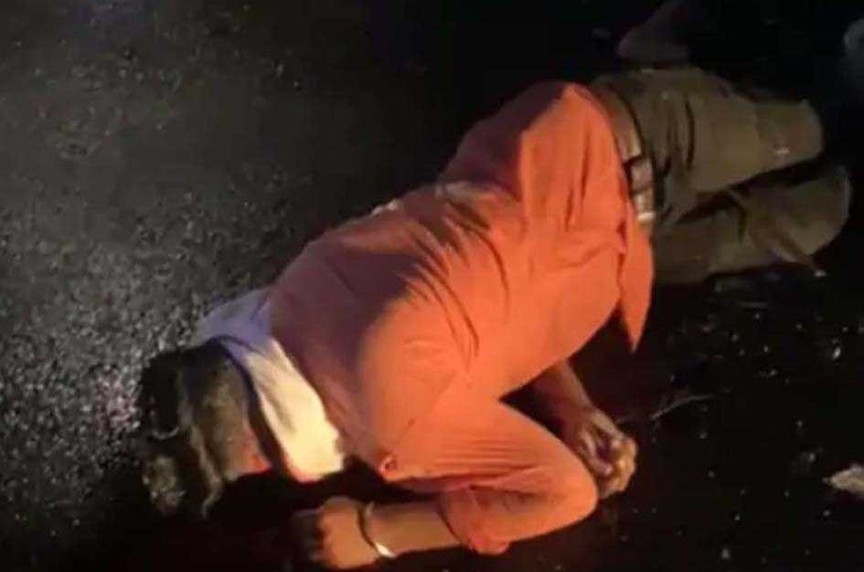 खड़ी ट्राली से टकराई बाईक, चालक की मौत