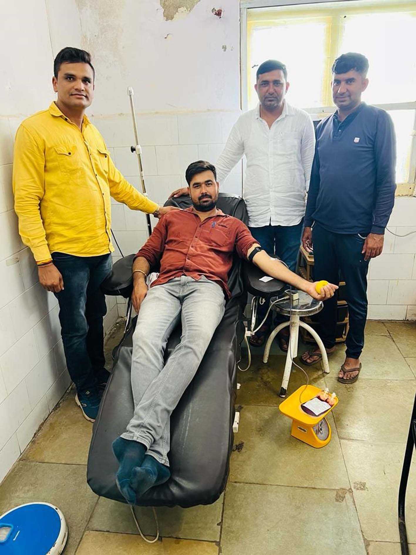 वीर तेजाजी रक्त समूह द्वारा एक वर्ष से किया जा रहा सतत रक्तदान