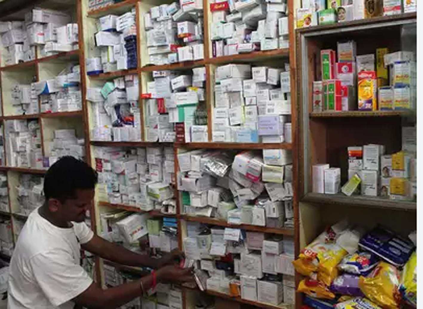 हरदा जिले में औषधि विक्रेताओं की मनमानी, मांगने पर भी नहीं देते पक्का बिल