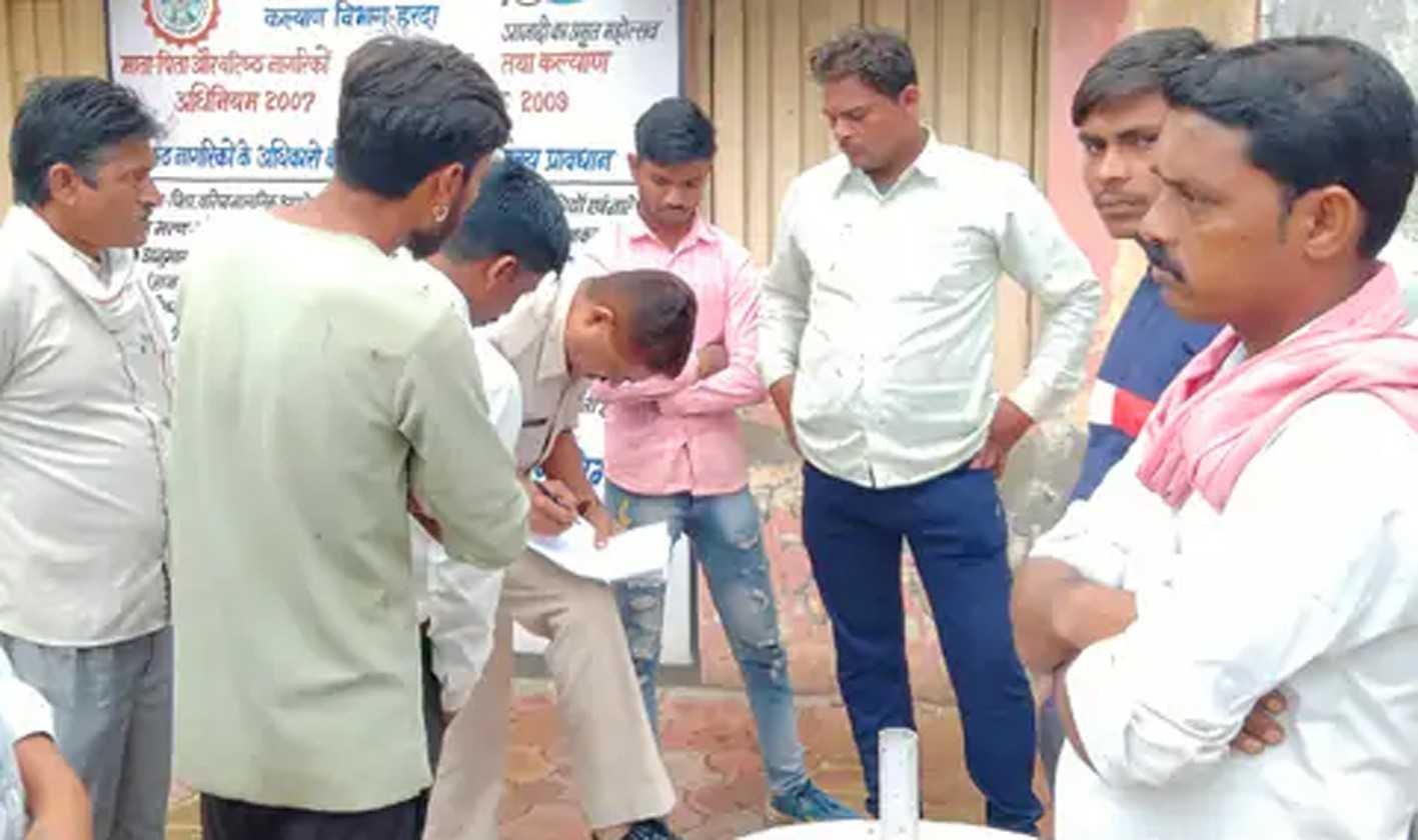 फांसी लगाकर महिला ने की आत्महत्या