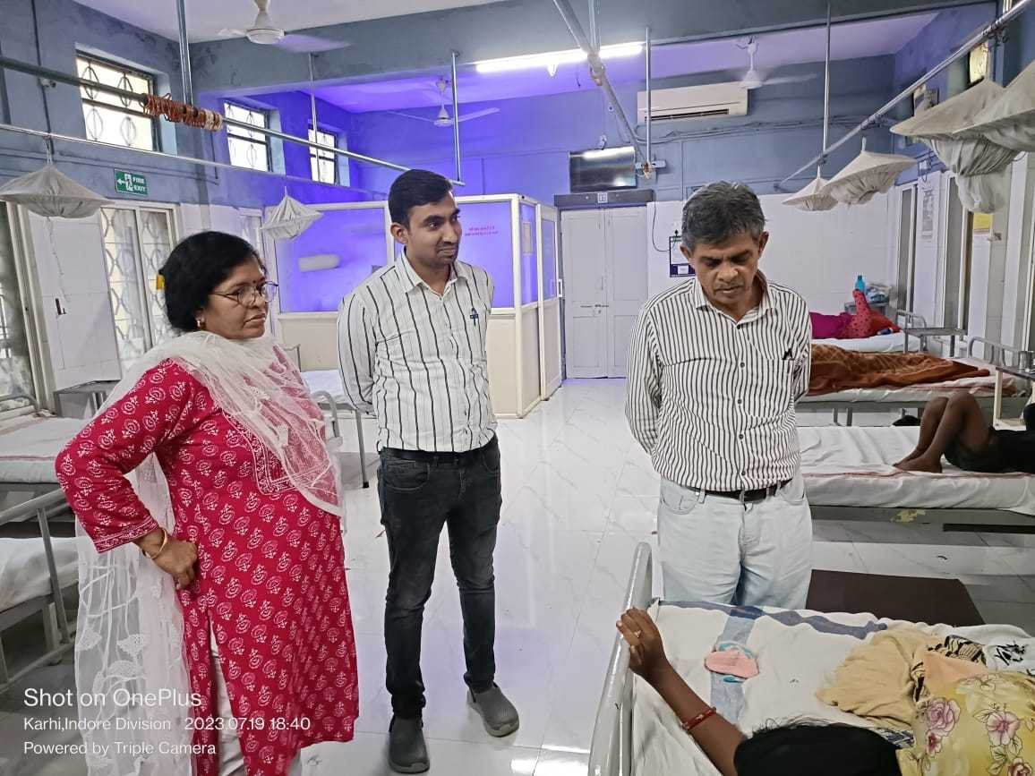 सीएमएचओ ने करही प्राथमिक स्वास्थ्य केन्द्र का किया औचक निरीक्षण