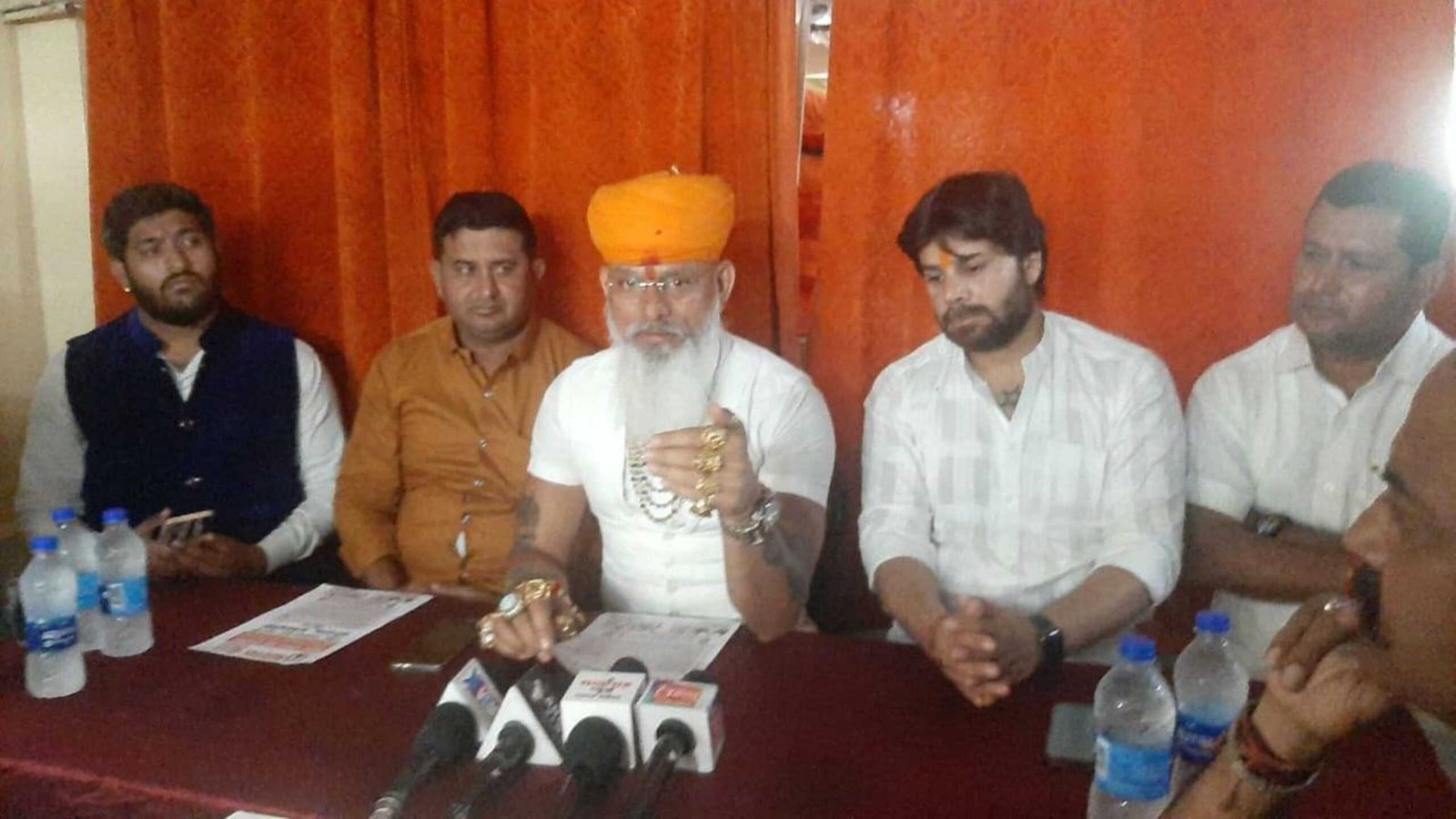 करणी सेना परिवार के राष्ट्रीय अध्यक्ष पहुंचे देवास, 27 अगस्त को भोपाल में होने वाले क्षत्रिय समाज के महापड़ाव में होगी आर-पार की लड़ाई