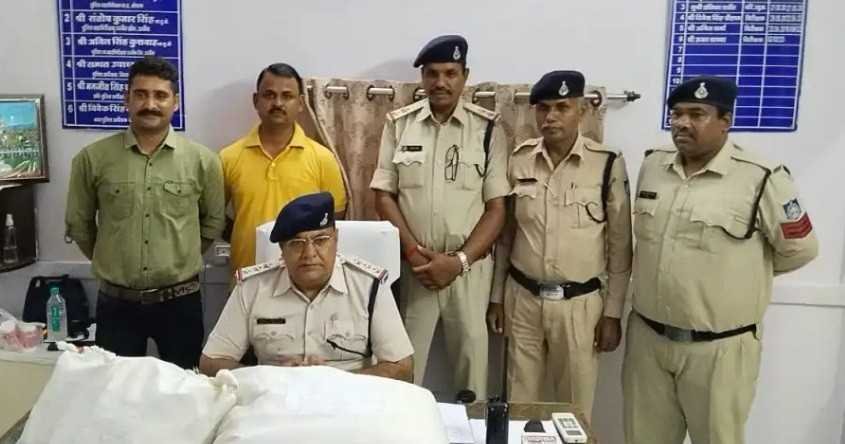 8 किलो गांजे के साथ पुलिस ने गांजा तस्कर को पकड़ा, कीमत एक लाख रूपए