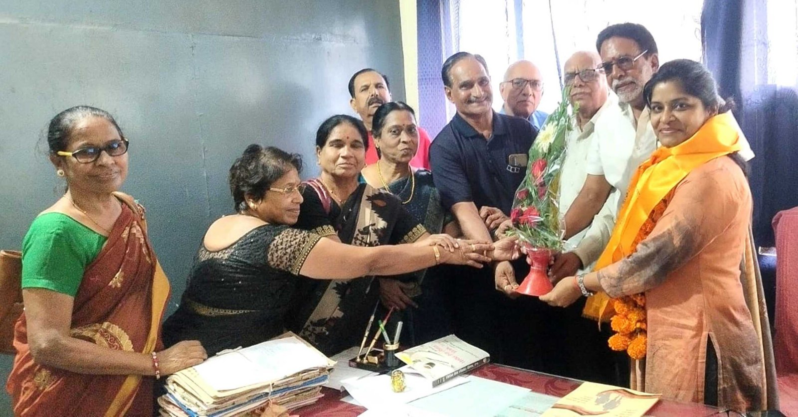 नवागत जिला पेंशन अधिकारी श्रीमती पालीवाल का किया स्वागत