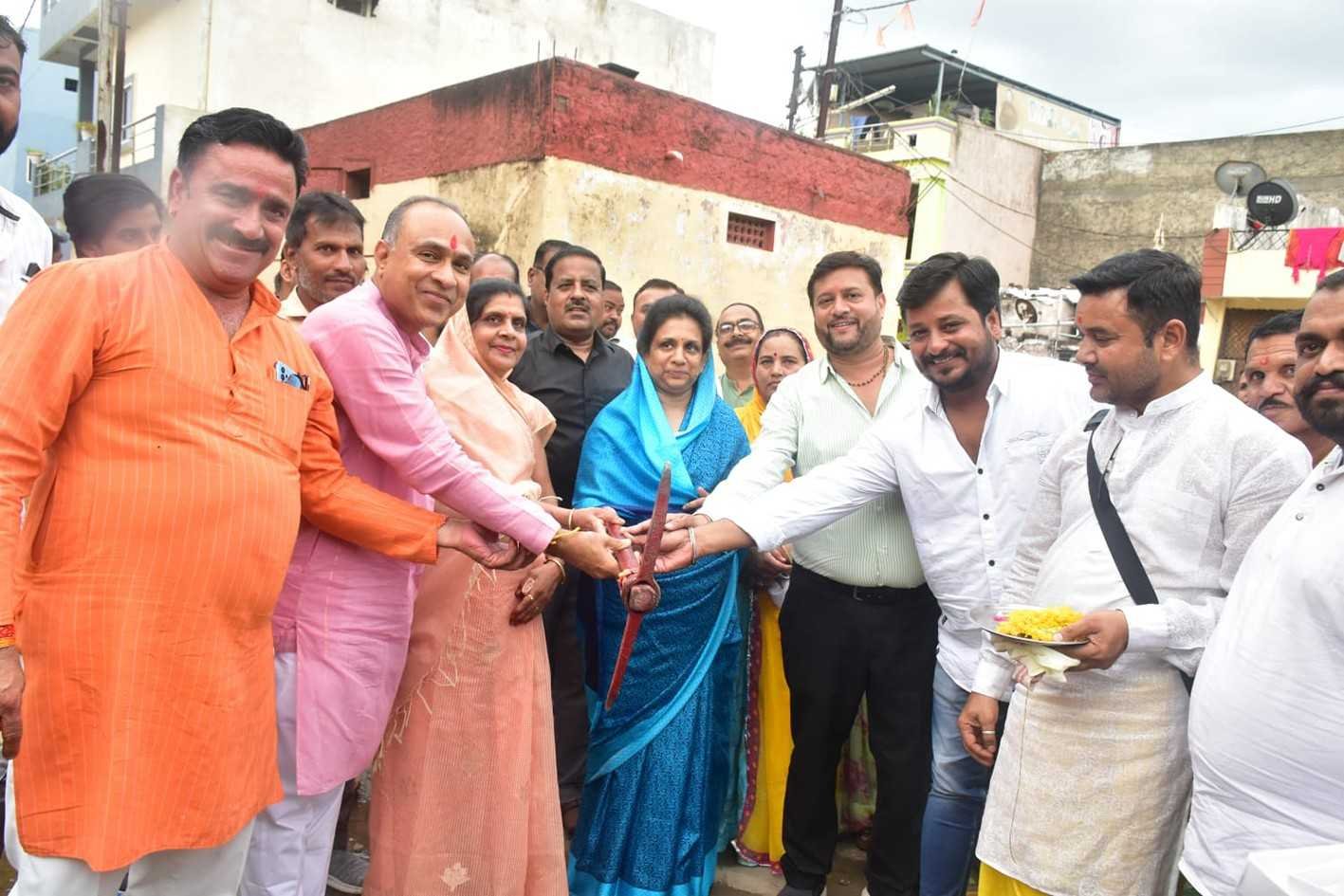 विधायक ने किया 1 करोड 48 लाख की लगत से सी.सी. रोड निर्माण कार्याे का भूमिपूजन