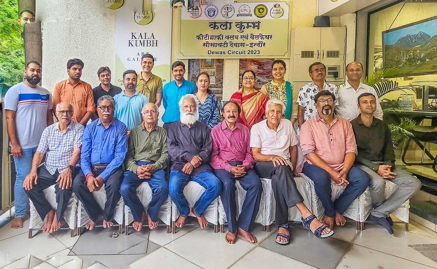 कलाकुम्भ फ़ोटोग्राफ़ी क्लब के सहयोग से अंतरराष्ट्रीय फ़ोटोग्राफ़ी प्रतियोगिता की निर्णय प्रक्रिया का आयोजन