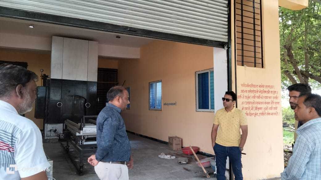 मुख्य मुक्तिधाम का आयुक्त ने किया निरीक्षण